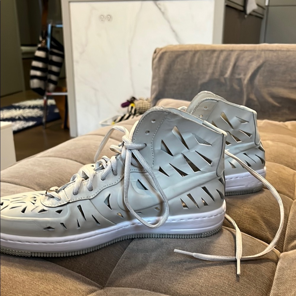 Nike cut out Air Force ones AF1 /9 High-Top womens beige/light gray